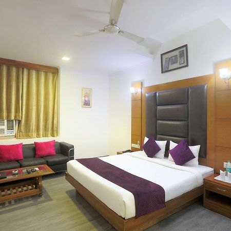 Hotel Castle Blue New Delhi Near Igi Airport Экстерьер фото
