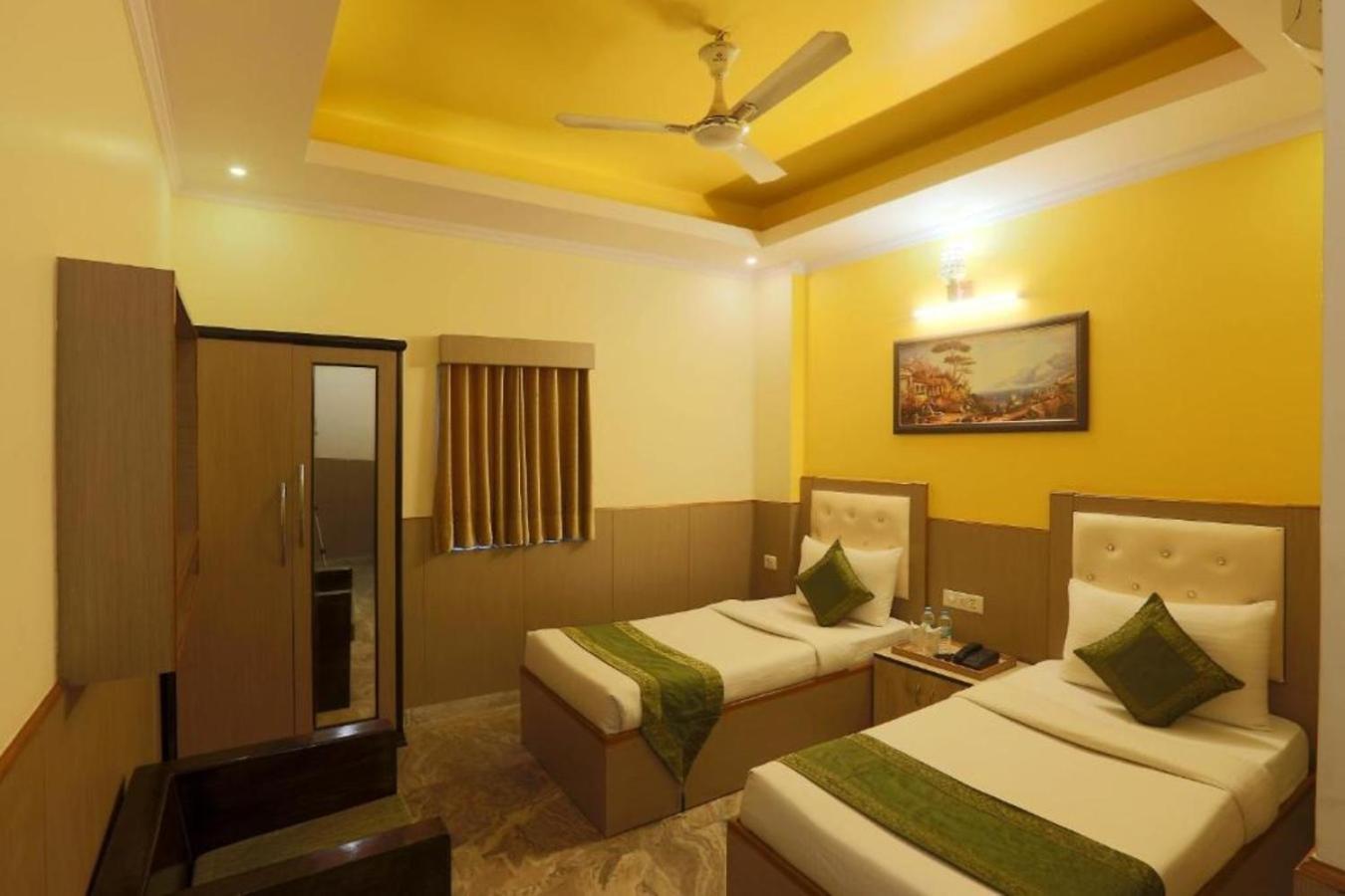 Hotel Castle Blue New Delhi Near Igi Airport Экстерьер фото
