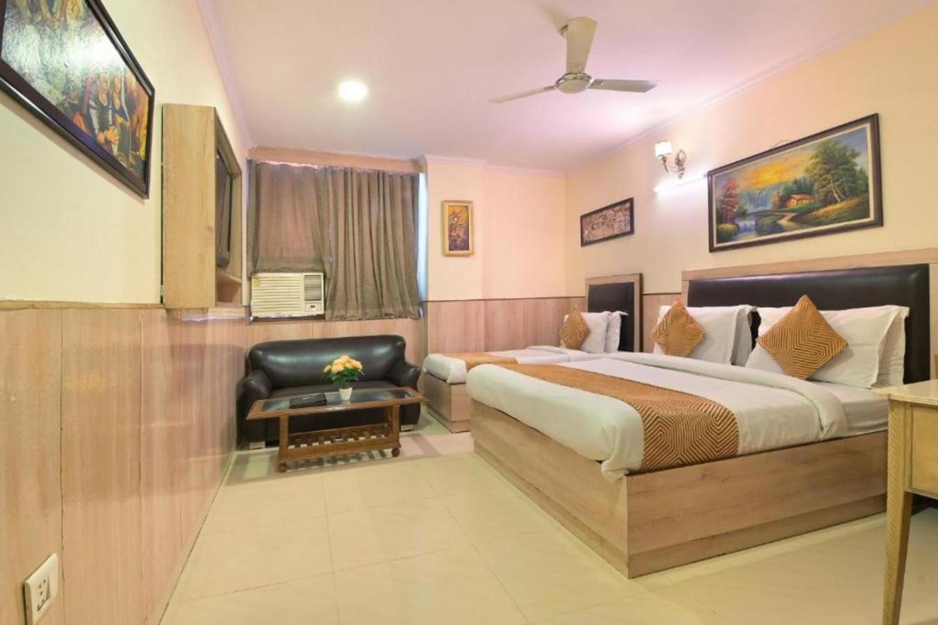 Hotel Castle Blue New Delhi Near Igi Airport Экстерьер фото