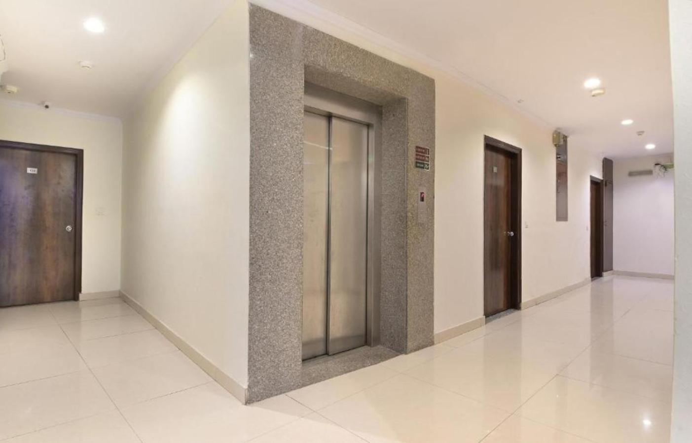 Hotel Castle Blue New Delhi Near Igi Airport Экстерьер фото