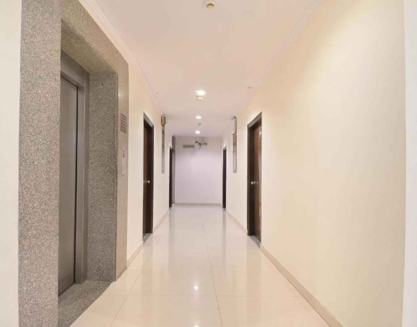 Hotel Castle Blue New Delhi Near Igi Airport Экстерьер фото