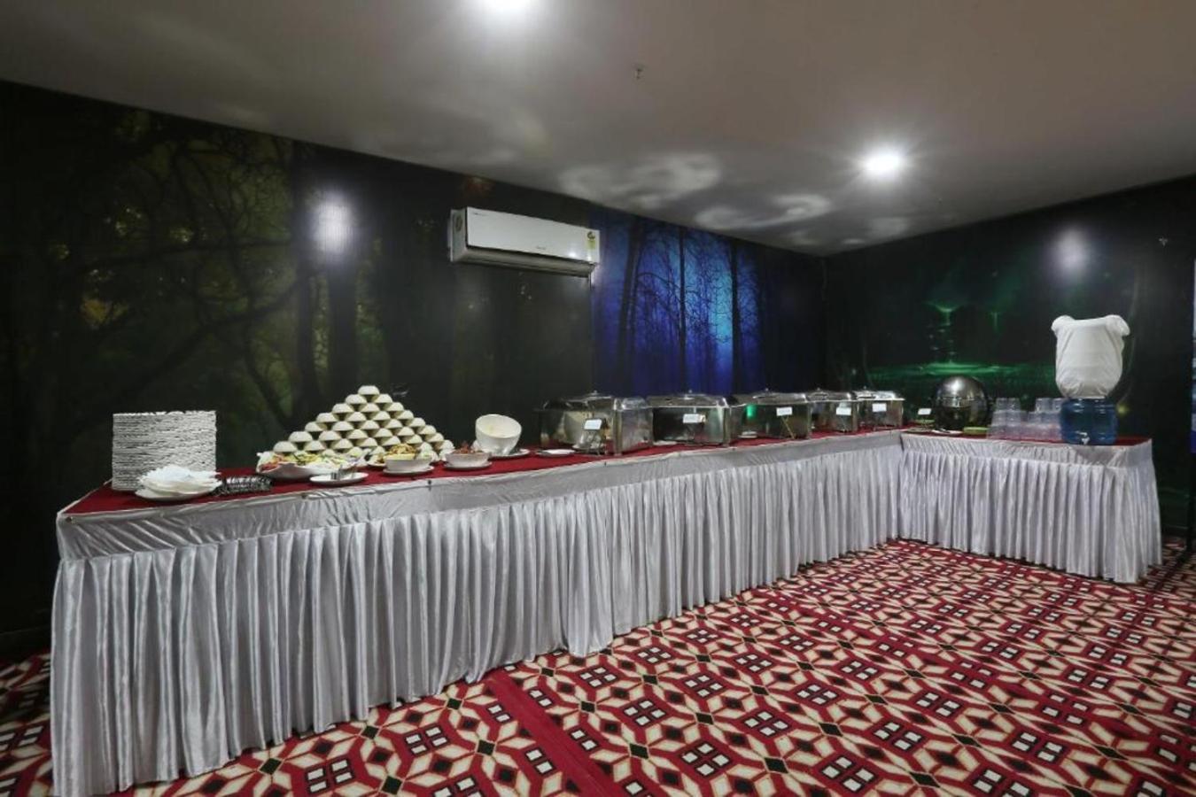 Hotel Castle Blue New Delhi Near Igi Airport Экстерьер фото