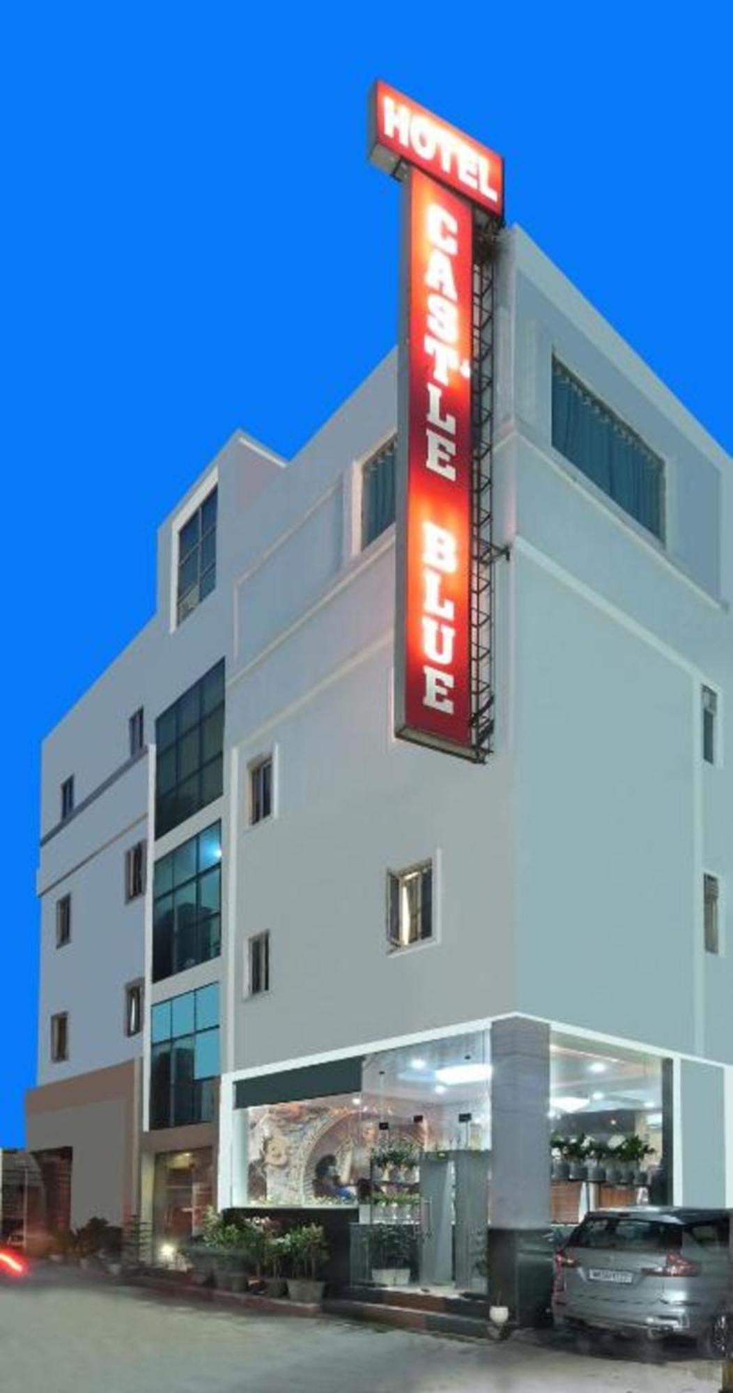 Hotel Castle Blue New Delhi Near Igi Airport Экстерьер фото