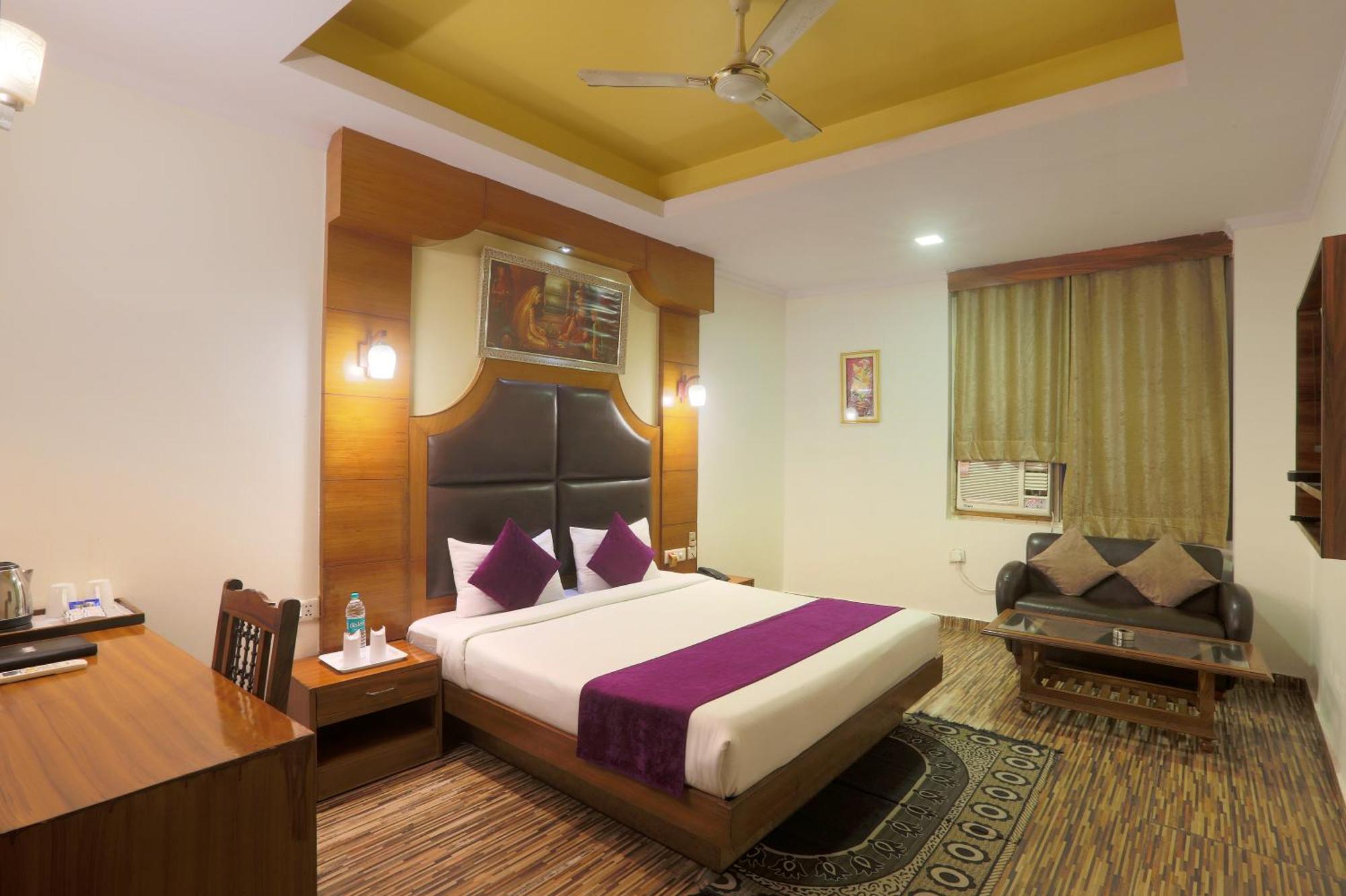 Hotel Castle Blue New Delhi Near Igi Airport Экстерьер фото