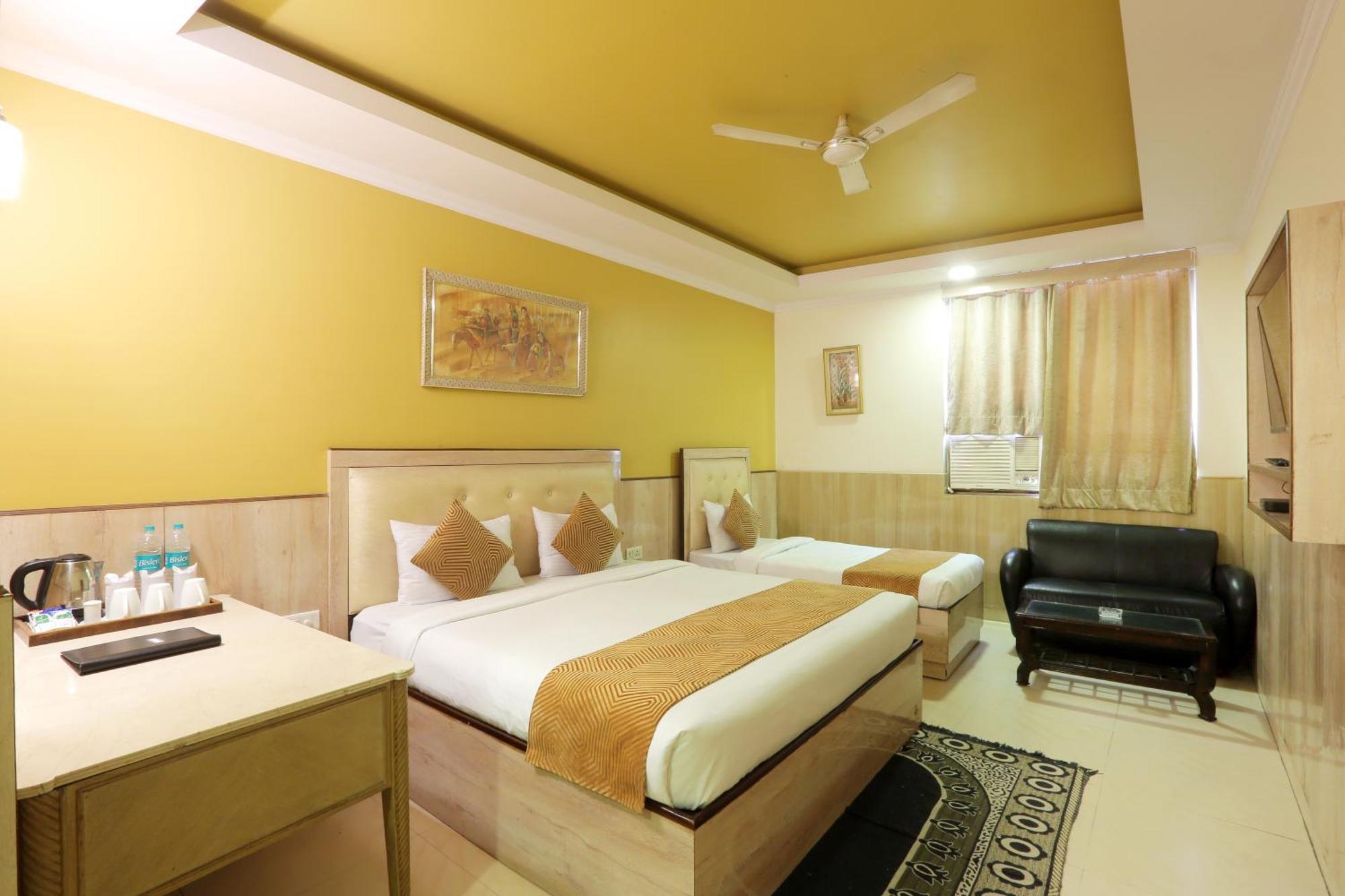 Hotel Castle Blue New Delhi Near Igi Airport Экстерьер фото