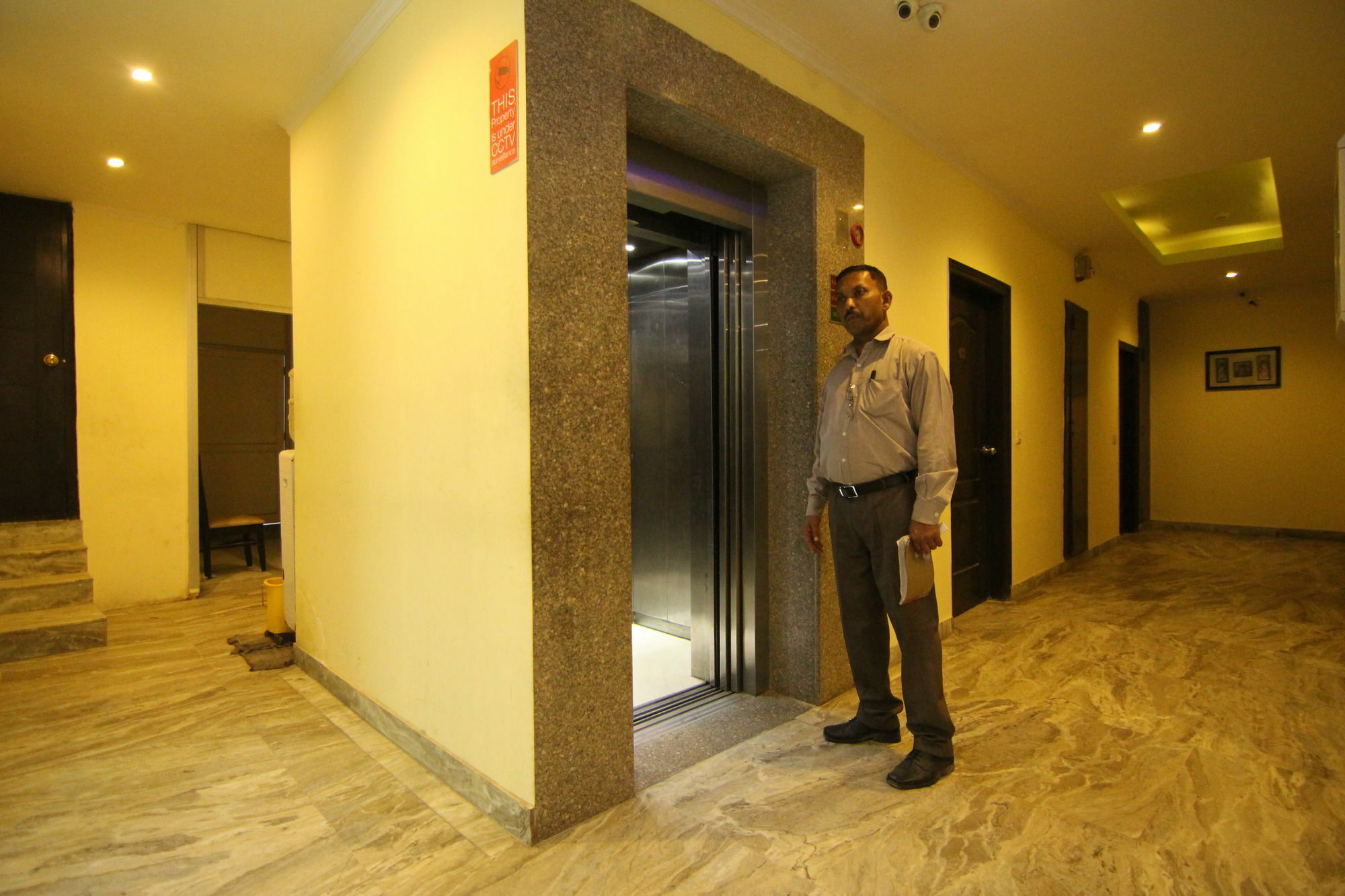 Hotel Castle Blue New Delhi Near Igi Airport Экстерьер фото