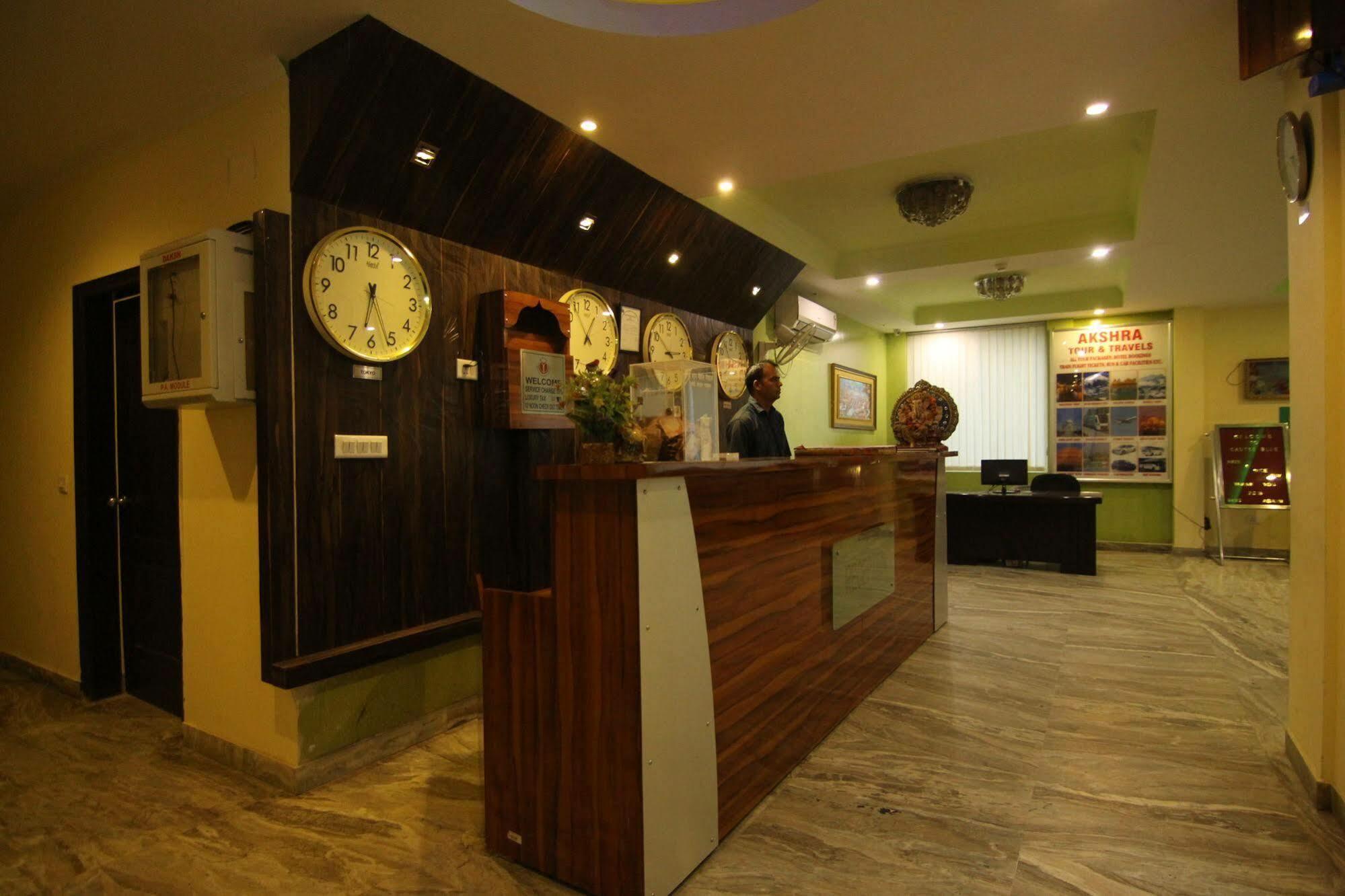 Hotel Castle Blue New Delhi Near Igi Airport Экстерьер фото